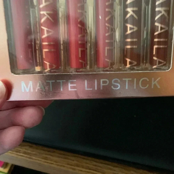 💙Host Pick💙 6 piece Set Of Different Shades of Lipgloss - Picture 4 of 8